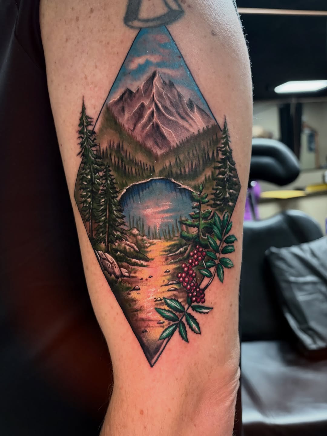 I really enjoyed this piece and Iβd love to do some more landscape/nature work! Thanks for looking π As always, this tattoo was done using: eternalink bishoprotary stencilstuff tatsoul tplustattoosupply
